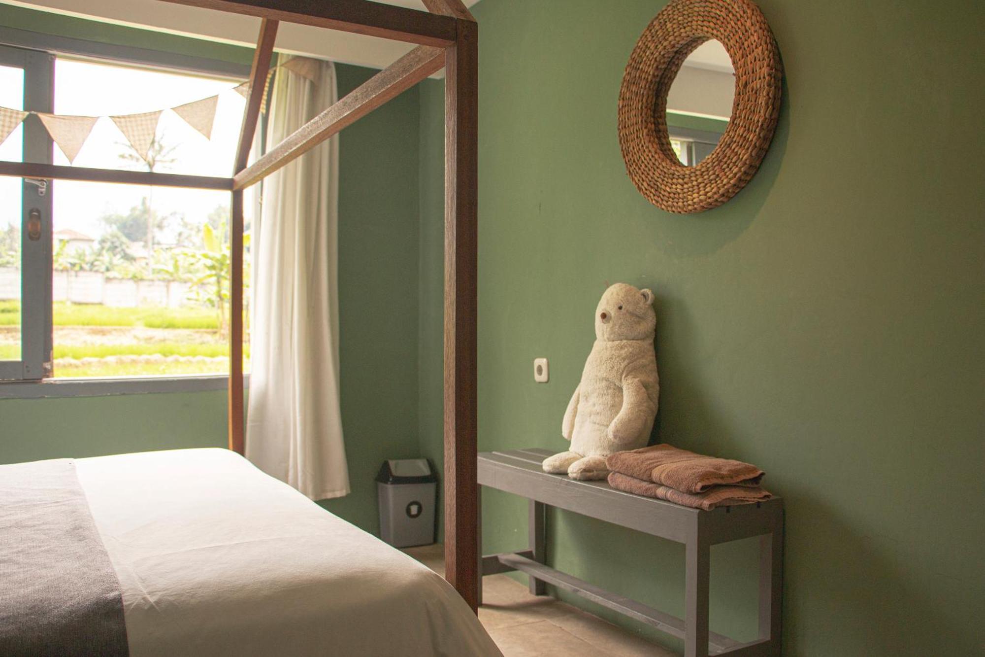 Villa Holy By The 100 Bogor